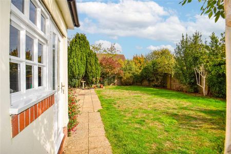 4 bedroom detached house to rent - Photo 5