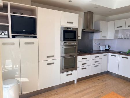 No 11 Ardoon, Salthill, Galway City - Photo 3