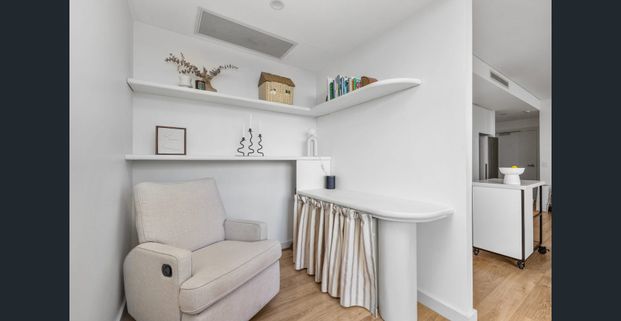 Luxury one bedroom and study - Photo 1