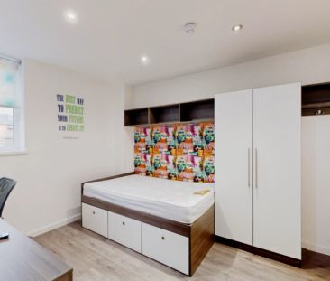 Flat 2 - 4 Bedrooms - Photo 3