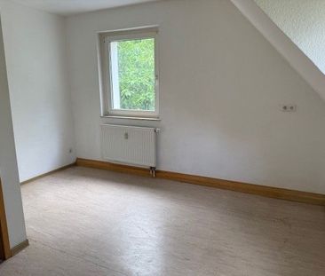 Ein tolles Wohngefühl: praktische 2,5-Zi.-Dachgeschosswohnung - Photo 1