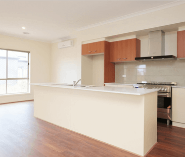 Williams Landing Gem – Walk to Train & Shops - Photo 4