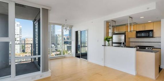 Beautiful 1 bedroom + large den + flex with view - Photo 2