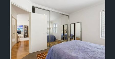 Fully furnished home where city convenience meets coast access - Photo 5