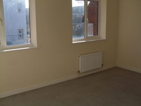 2 bedroom semi-detached house to rent - Photo 5