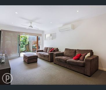 4/23 Elliott Street, Kangaroo Point, Qld 4169 - Photo 3