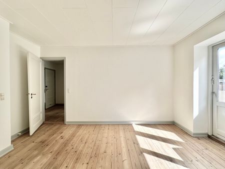 Lys 2-værelses lejlighed i roligt område i Odense C - Photo 3