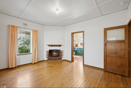 Charming 3 Bedroom Home - Photo 5