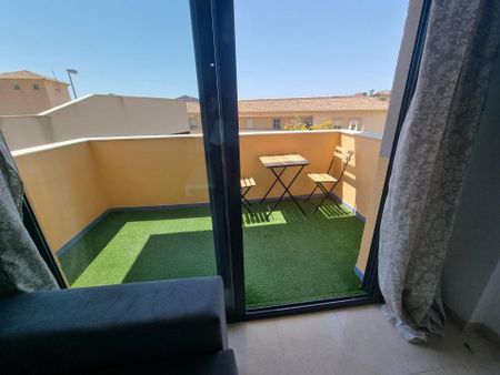 Estudio con dormitorio independiente, terraza, garaje y piscinas en La Envía Golf (Vícar) - Foto 3