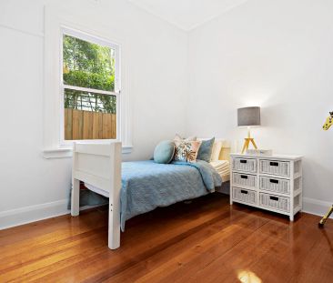 CALIFORNIAN BUNGALOW DELIGHT - Photo 3