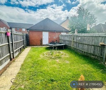 3 bedroom semi-detached house to rent - Photo 4