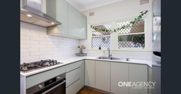 MODERN LIVING!!! - Photo 1