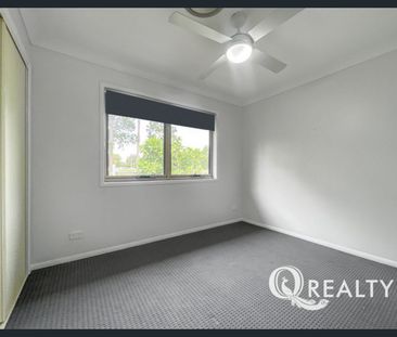 🏡 Low Maintenance Contemporary Home In Great Location - Photo 3