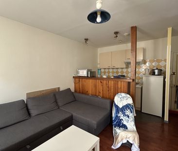 POITIERS, RUE DE L'ARCEAU T2 DE 35.85M² - Photo 1