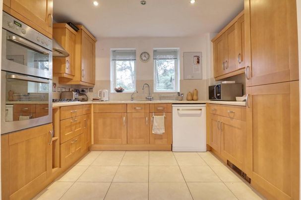 4 bedroom detached house to rent - Photo 1