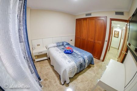 4 bedroom luxury Flat for rent in Seville, Spain - Photo 4