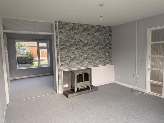 3 bedroom semi-detached house to rent - Photo 1