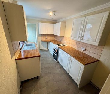 2 bedroom terraced house to rent - Photo 4