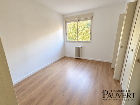 APPARTEMENT ENTIEREMENT MEUBLE T4/5 DE 92 M² AVEC BALCON et CAVE - Photo 3