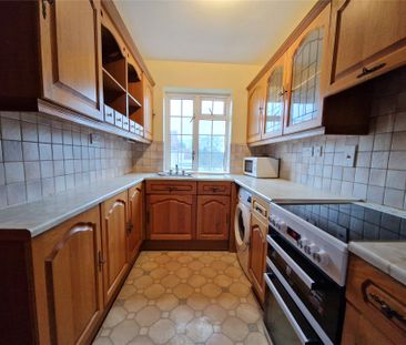 1 bedroom Maisonette in Sycamore Road, Reading - Photo 4