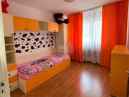 Apartament 3 camere decomandat balcon 2 bai Vasile Aaron - Photo 2