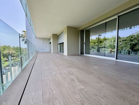 Apartment in San Pedro de Alcántara, Costa del Sol - Photo 4