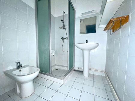 Location Appartement 4 pièces 78m² BREST 29200 - Photo 3