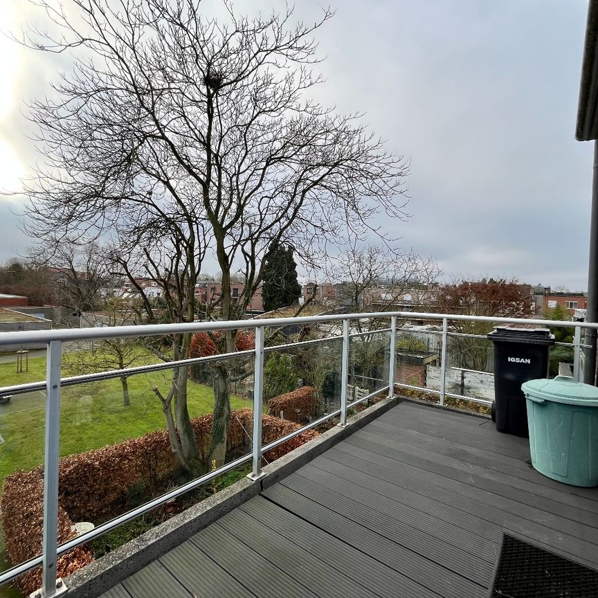 Comfortabel 2 slpk-appartement met terras en garage - Photo 1