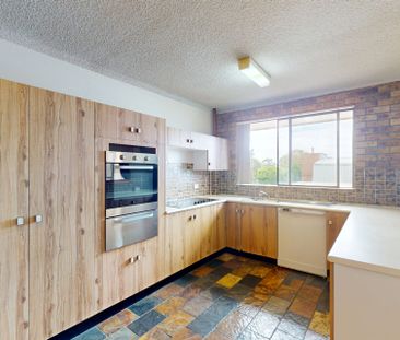 2/77 Cleary Street, Hamilton NSW 2303 - Photo 4