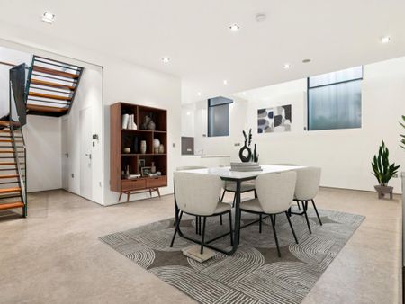 3 bedroom mews to rent - Photo 5