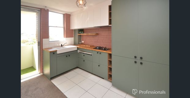 Renovated 1 Brm Apartmemt - Photo 1