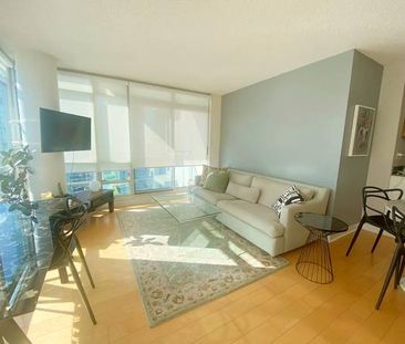 Furnished 1 Bedroom + Den Condo at Front St & Spadina - Photo 3