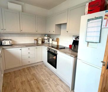 3 bedroom House To Let Total Size: 786 SQ FT - Photo 5