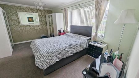 4 bedroom House To Let - Photo 5