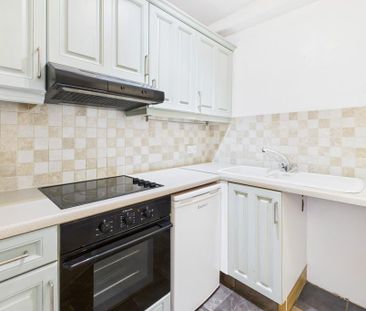 2 bedroom ground floor flat to rent - Photo 2