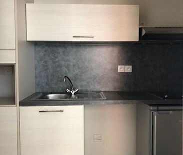 Location Appartement 1 pièce 23m² - Photo 3