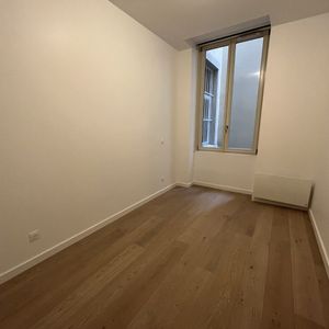 Appartement À Louer 2 Pièces , 40 M² - Photo 2