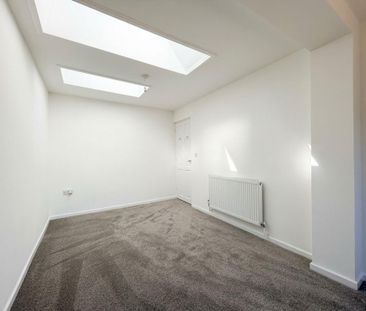 2 bedroom detached bungalow to rent - Photo 2