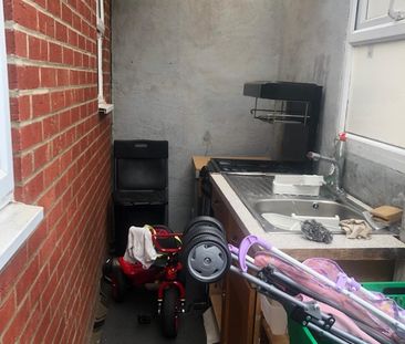 Studio Flat, Upney Lane, IG11 - Photo 3