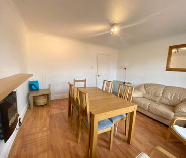 2 bedroom Flat To Let - Photo 1