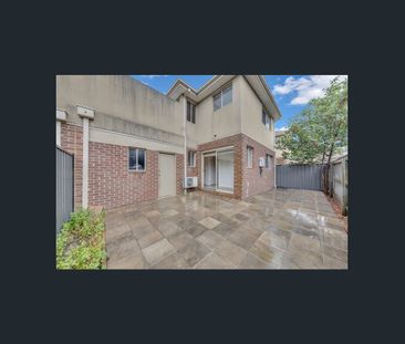 Charming Townhouse in the Heart of Craigieburn - Photo 6