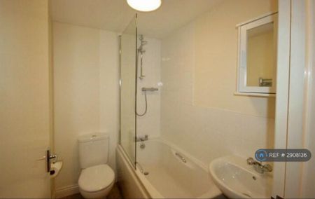 1 bedroom flat to rent - Photo 2