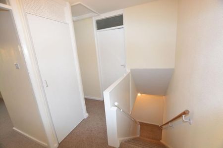 3 bedroom semi-detached house to rent - Photo 2