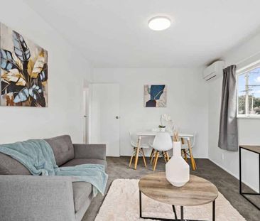 2 Bedroom House- Fully Renovated - Photo 3