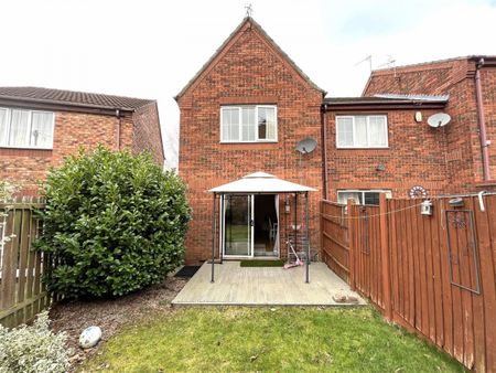 2 bedroom Town house to rent - Photo 2