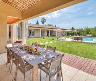 Saint-Paul-de-Vence – Villa de plain-pied de 350 m², 3 chambres, 2 ... - Photo 2