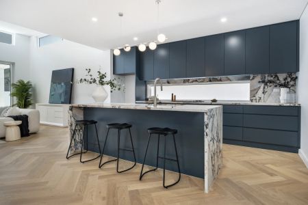 Striking contemporary home in a quiet locale - Photo 3