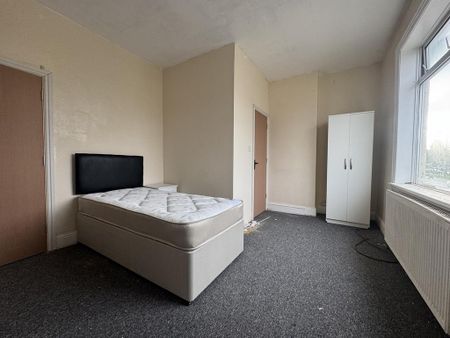 5 bedroom flat share to rent - Photo 5