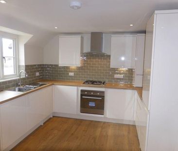1 bedroom coach house to rent - Photo 3
