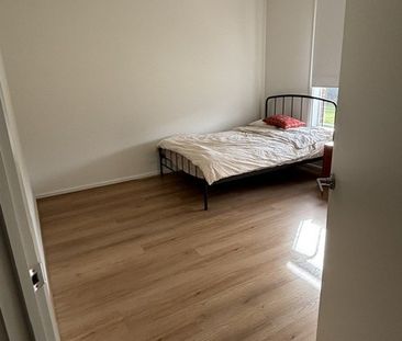 4-bedroom shared house / townhouse, Martin Pde - Photo 1